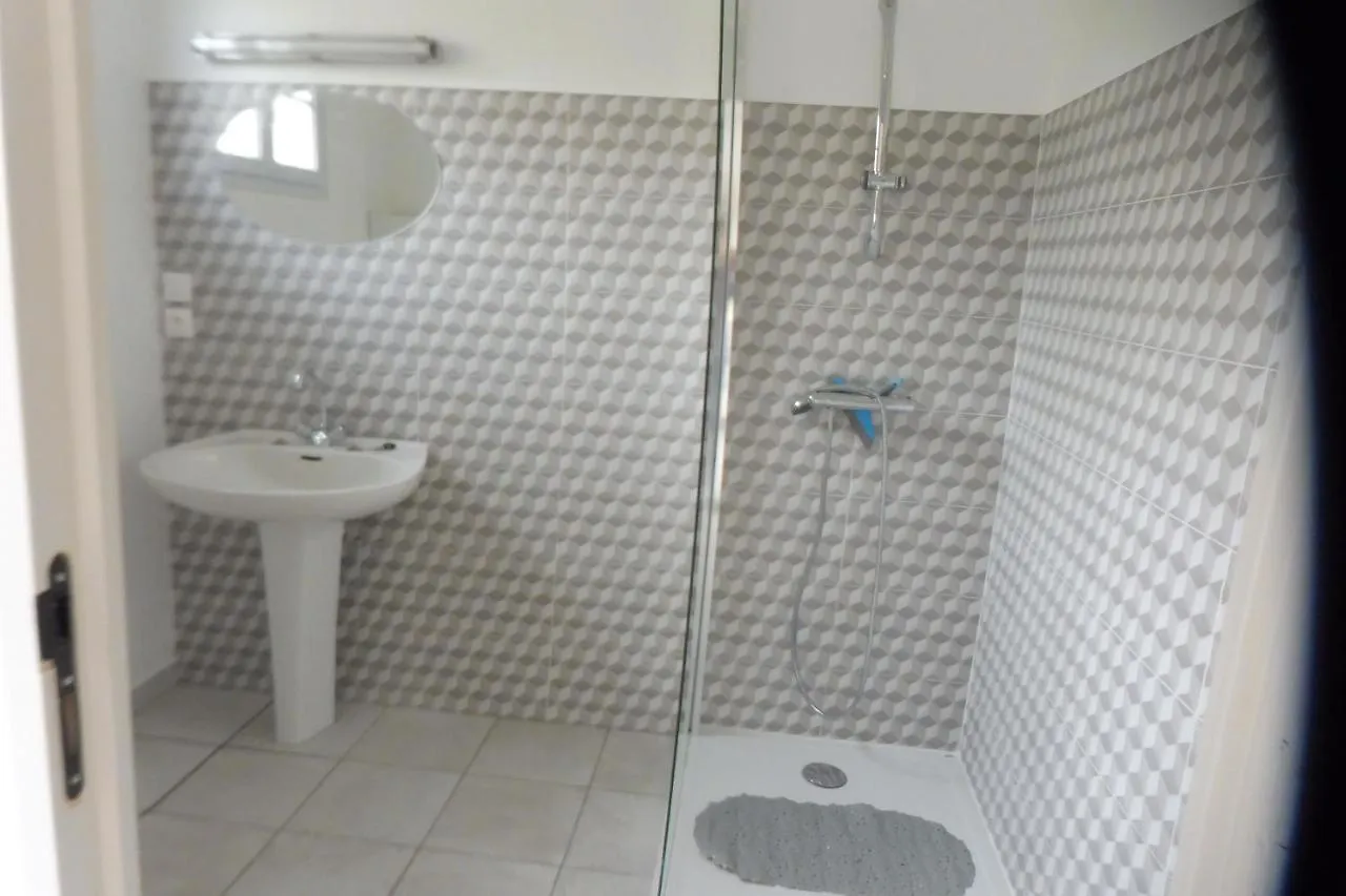 Maison Saint-Coulomb 0*,