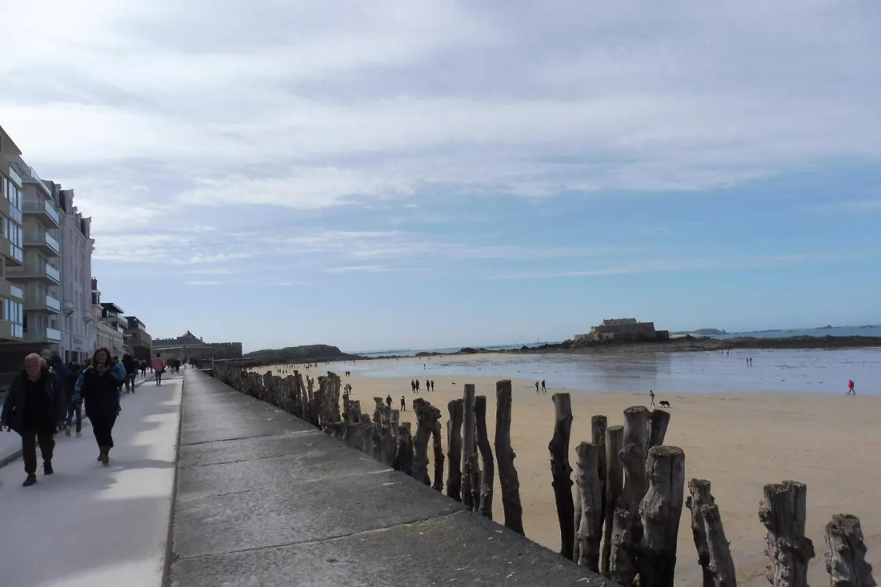Holiday home Maison Saint-Coulomb